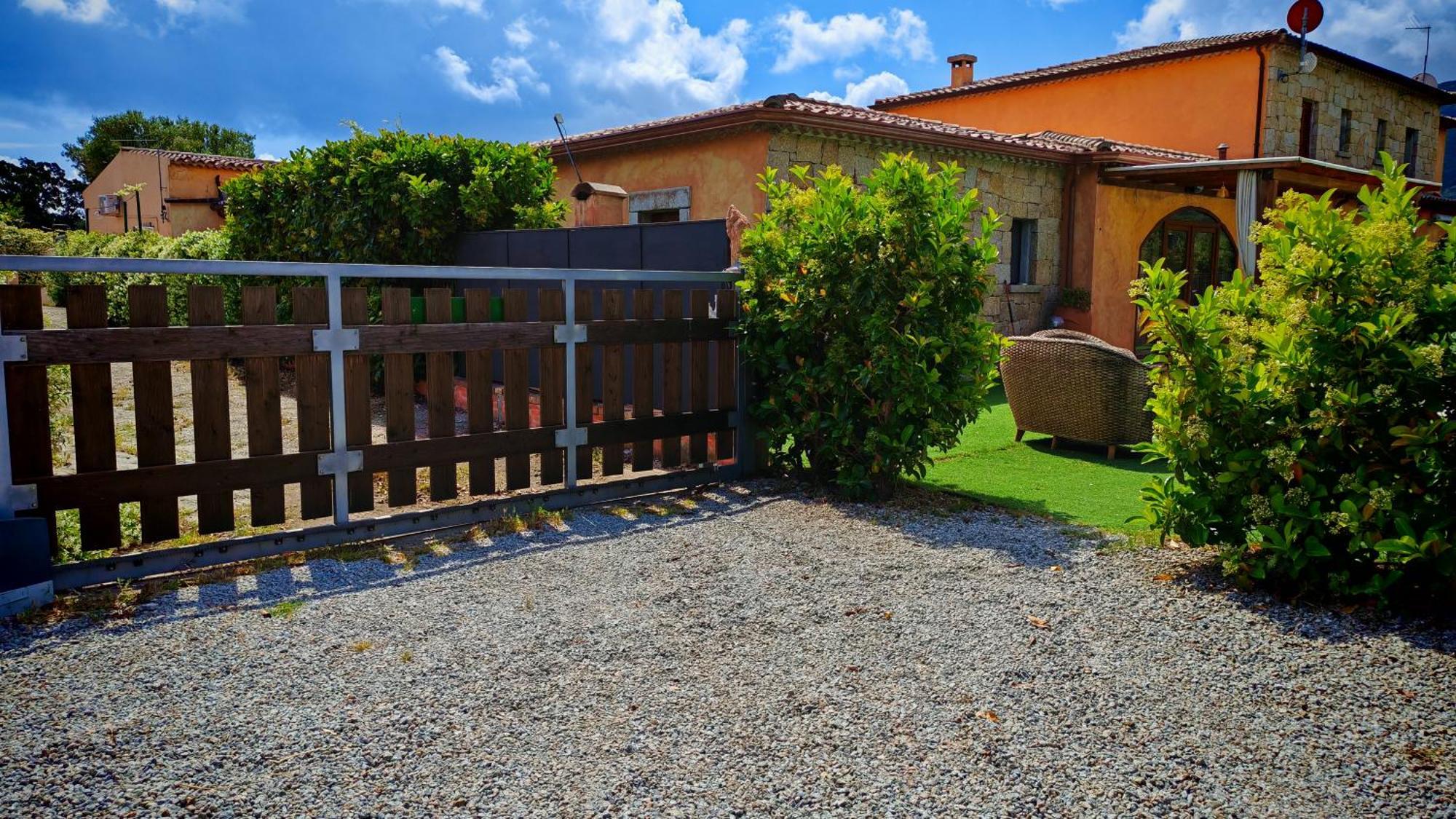 Villa Paola San Teodoro Con Piscina Privata Lu Lioni Luaran gambar